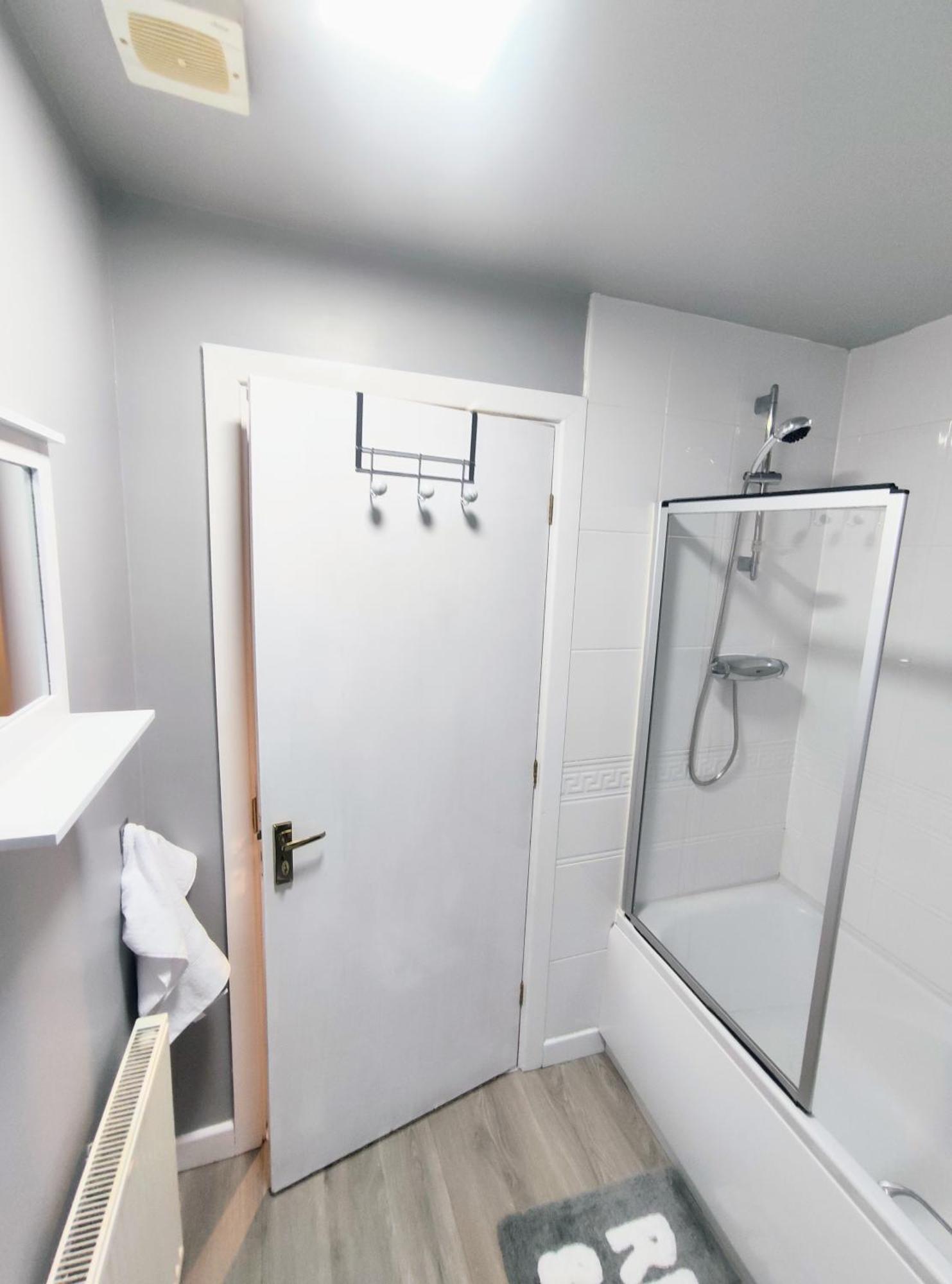 High Rigg House Bradford - Luxury Accomodation With Private Parking Idle ภายนอก รูปภาพ