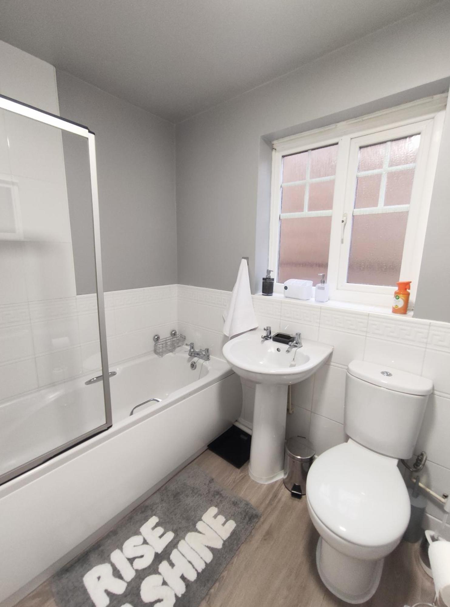 High Rigg House Bradford - Luxury Accomodation With Private Parking Idle ภายนอก รูปภาพ